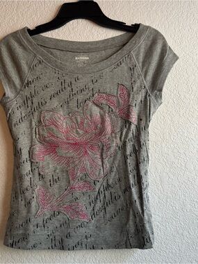 Express Women's Gray Shirt with Pink Floral Embroidery black writing cap sleeves
